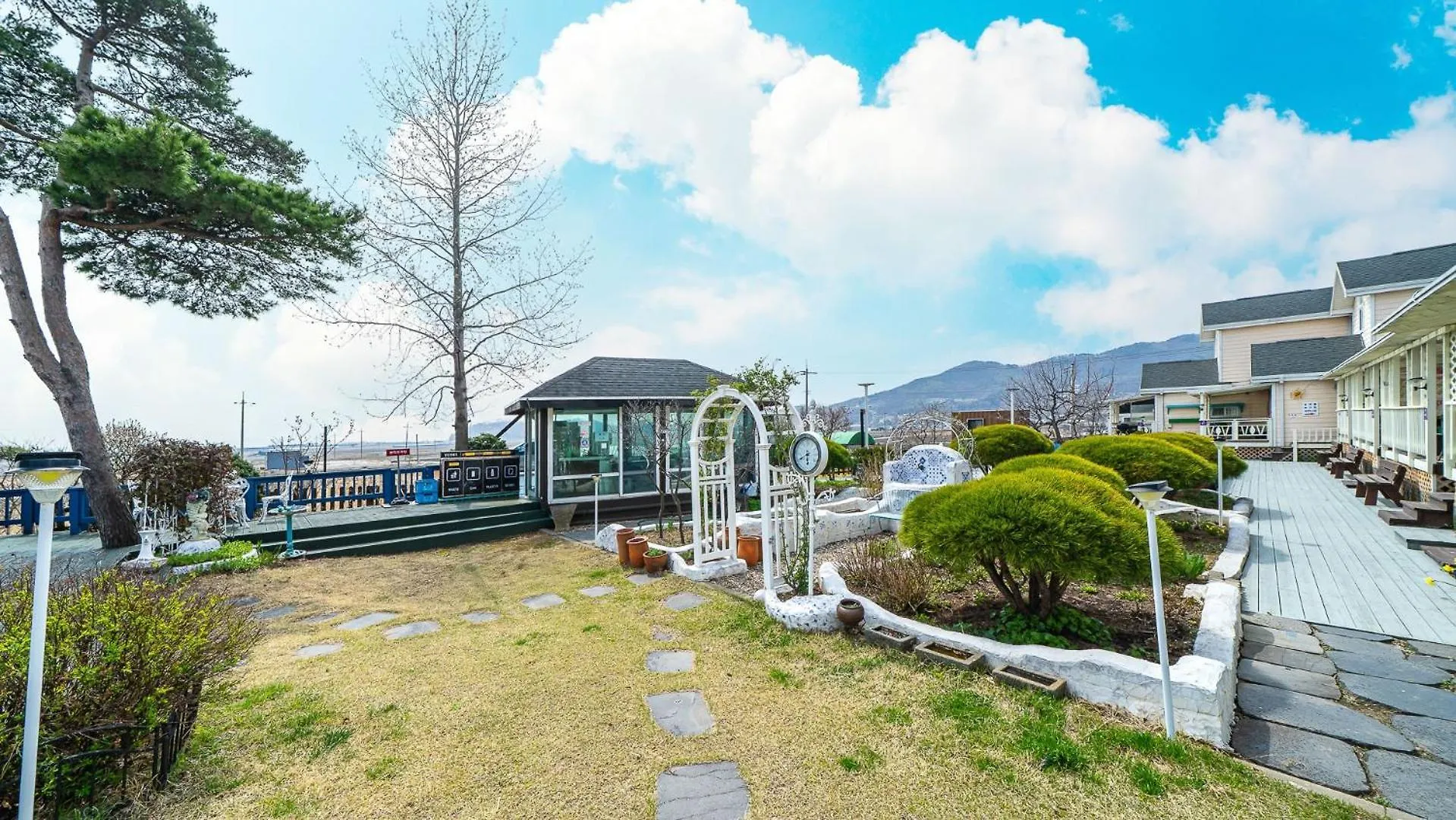 Ganghwa Eden Jungwon Pension 인천 게스트하우스